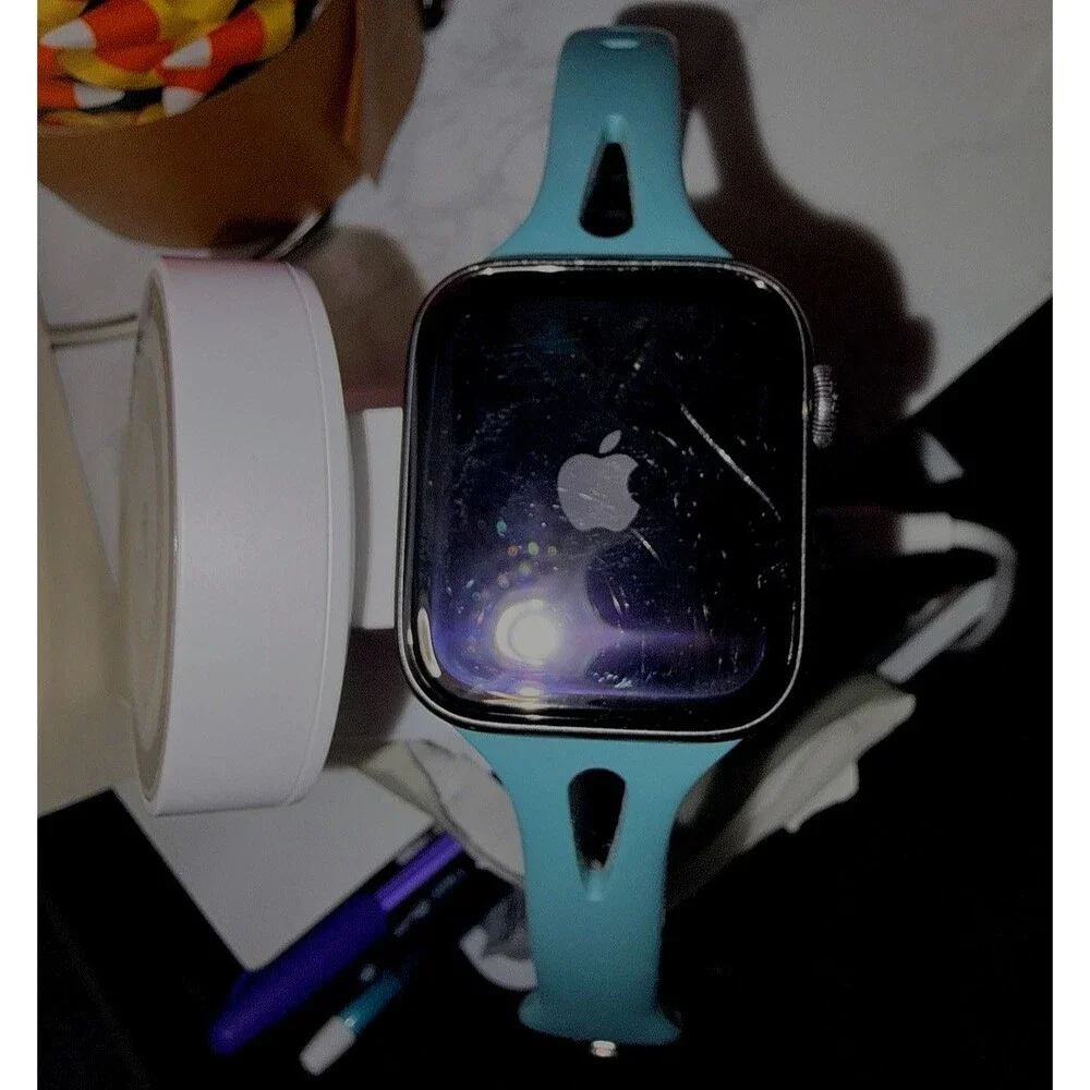 Apple Watch SE 44MM Space Gray GPS Refurb Used Good Battery